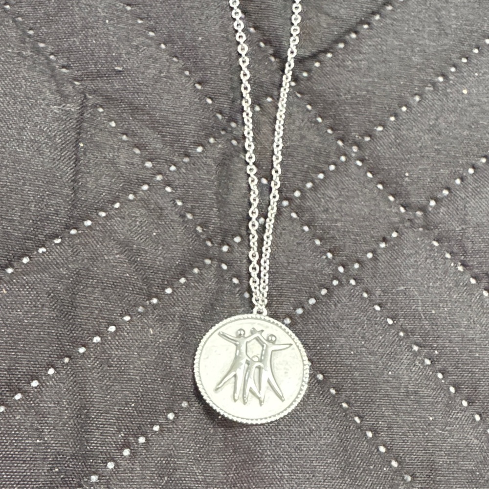 Elegant Silver Pendant Necklace